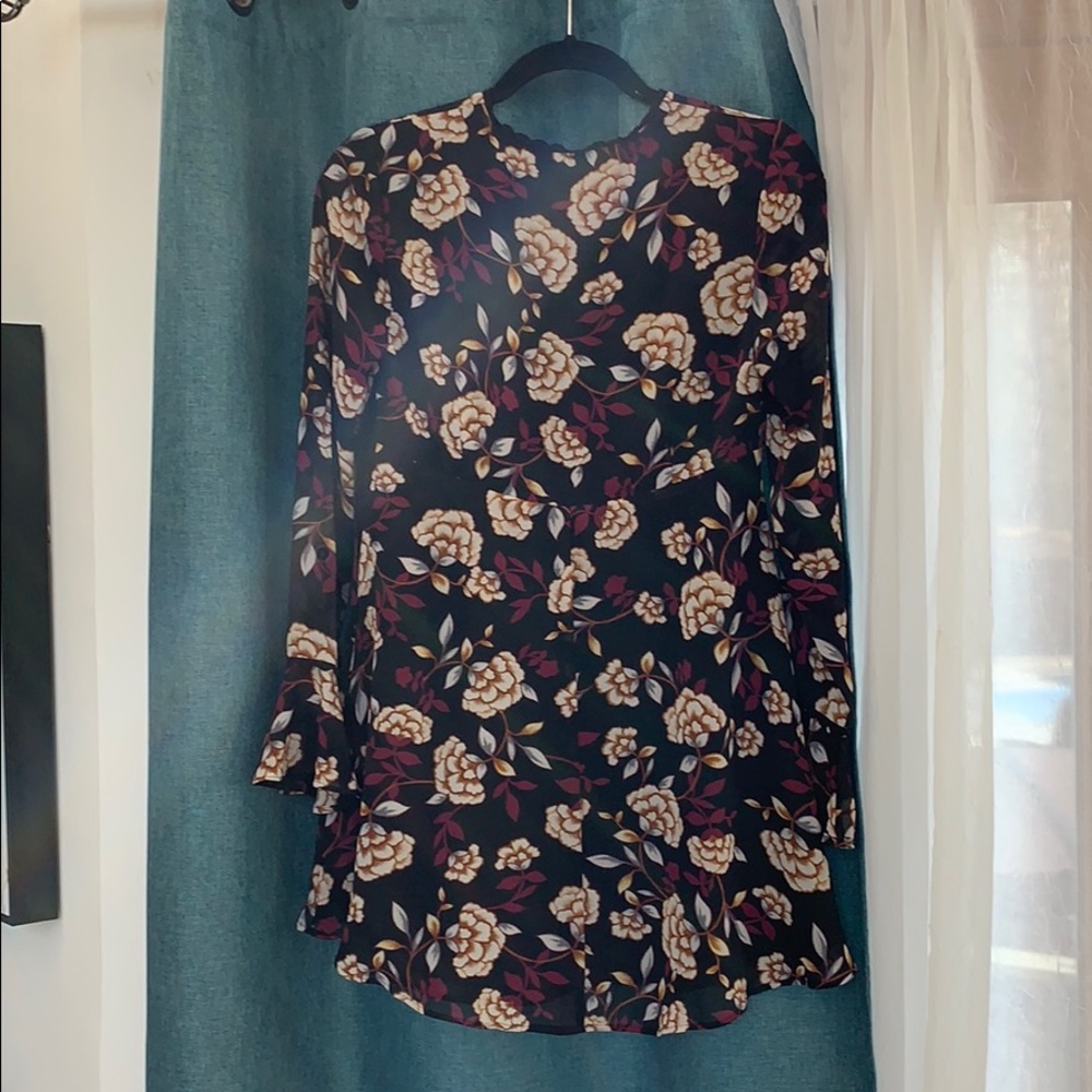 Dress - Picture 3 of 3